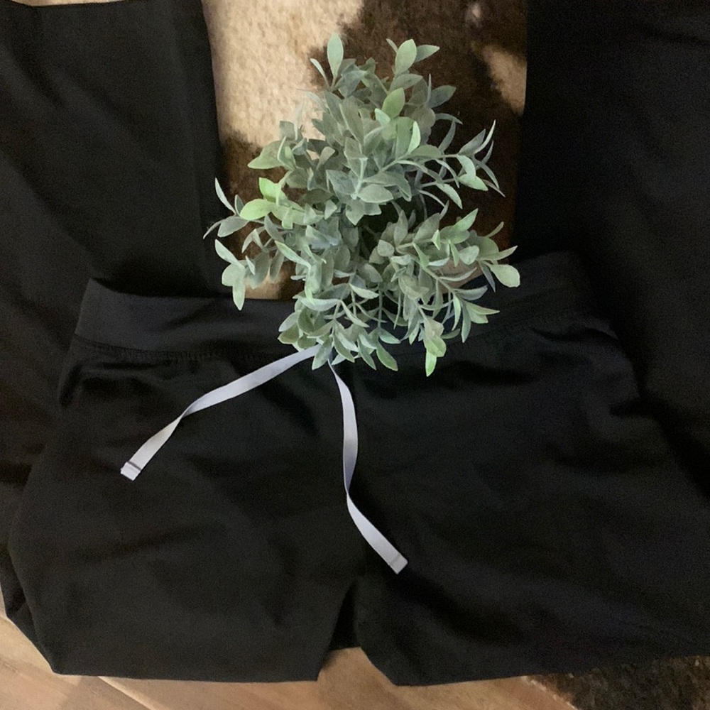 LP Figs Livingston black bottoms